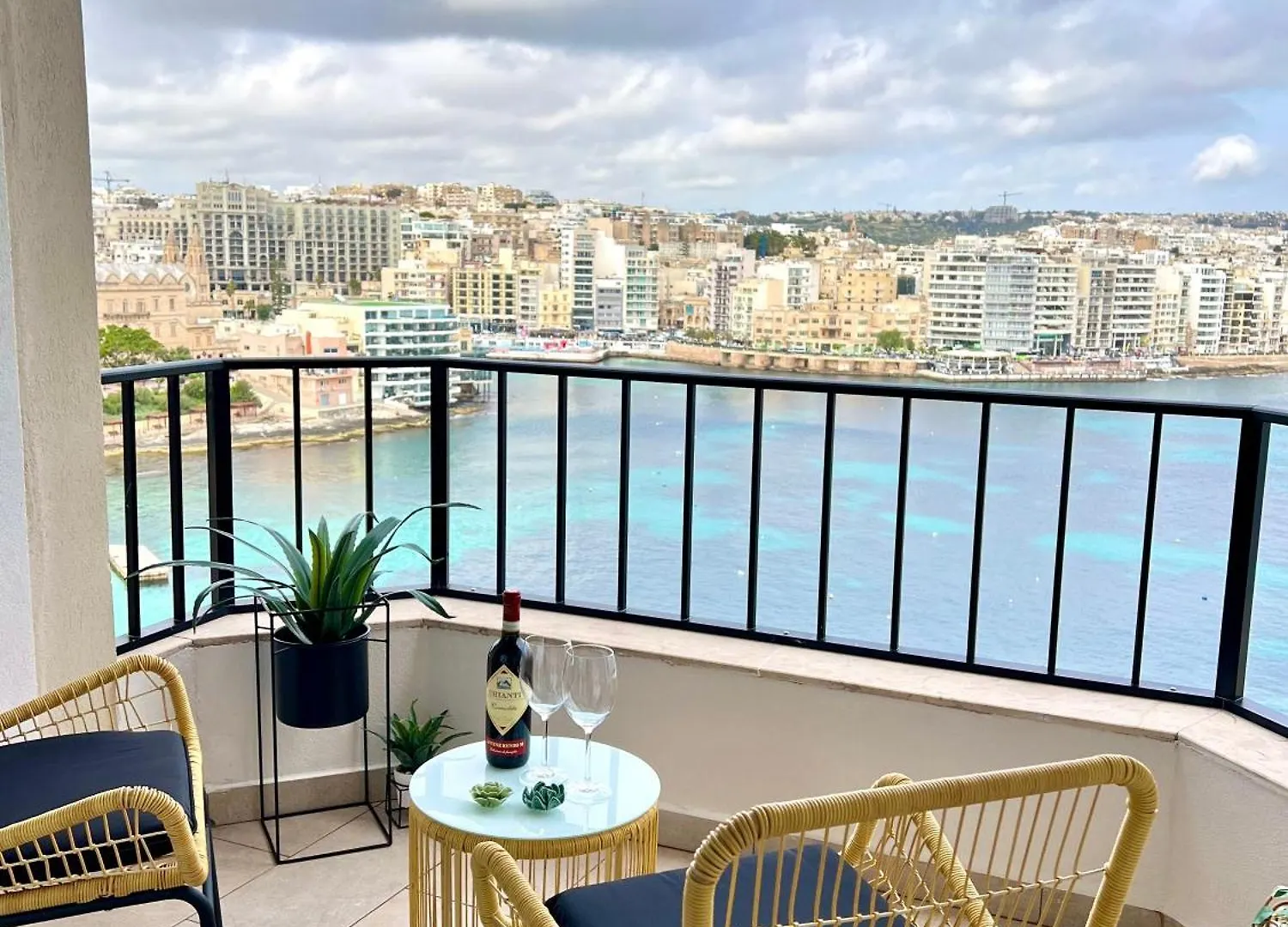 Prime Location 3Br Apartment With Stunning View By Arcobnb Sliema