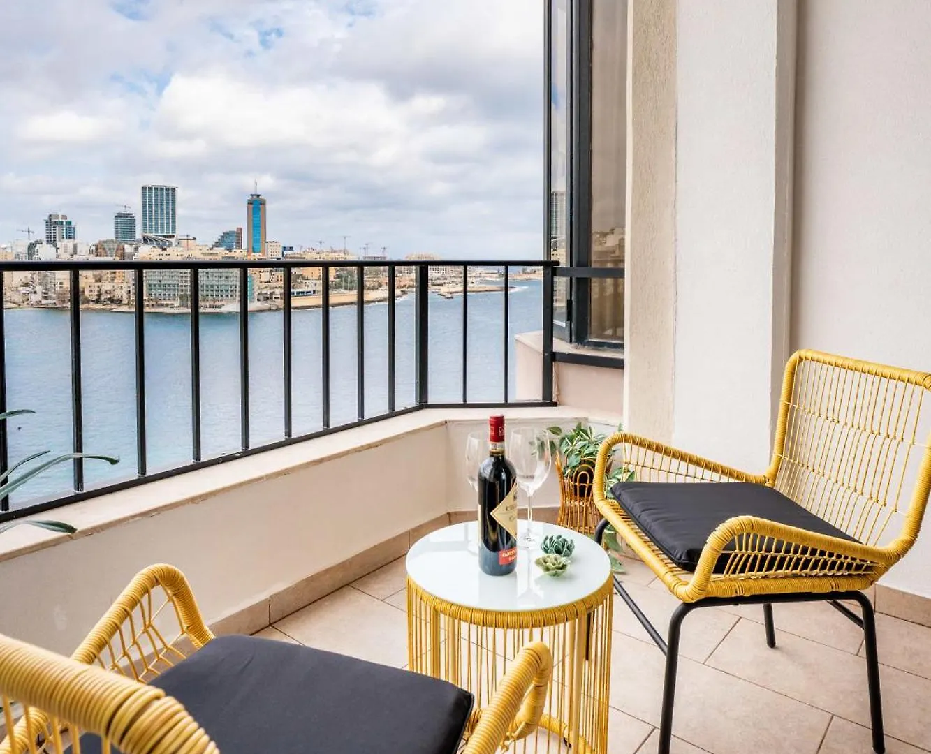 Prime Location 3Br Apartment With Stunning View By Arcobnb Sliema