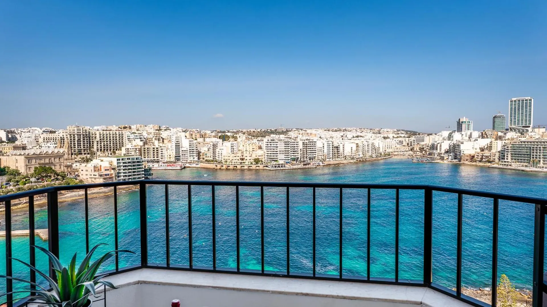 Prime Location 3Br Apartment With Stunning View By Arcobnb Sliema
